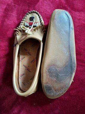 Women's Thunderbird "Animikii" Softsole Minnetonka Moccasin 8M UC